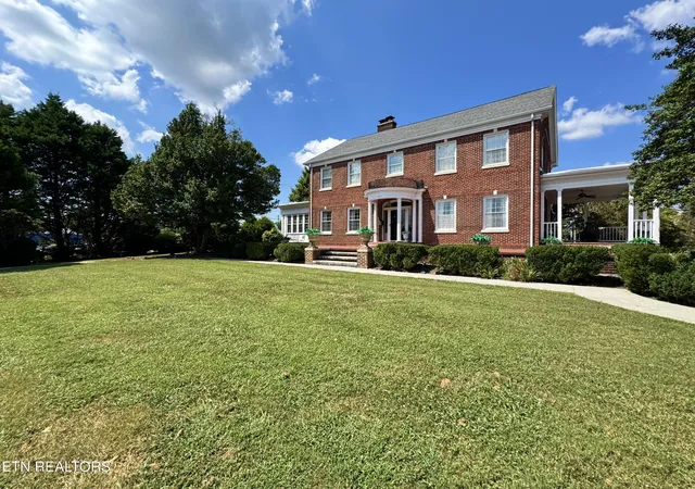 Photo 1 of Single family home for sale at 403 Church St, Sweetwater, TN 37874 | MLS# 1354890 | Listing updated on 2026-10-06