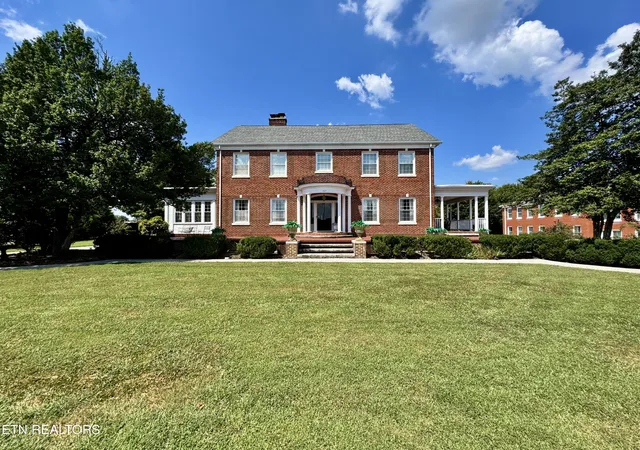 Photo 2 of Single family home for sale at 403 Church St, Sweetwater, TN 37874 | MLS# 1354890 | Listing updated on 2026-10-06