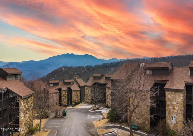 Listing Photo 2 - Condo for sale in building located at 1380 Ski Vw Dr, Gatlinburg, TN 37738 - Unit #UNIT 3302
