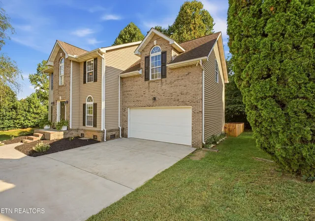 Photo 3 of Single family home for sale at 5838 Wall Flower Ln, Knoxville, TN 37924 | MLS# 1354983 | Listing updated on 2026-10-05
