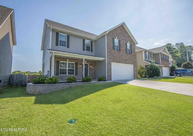 Photo 2 of Single family home for sale at 7308 Calla Xing Ln, Knoxville, TN 37918 | MLS# 1354967 | Listing updated on 2026-09-10