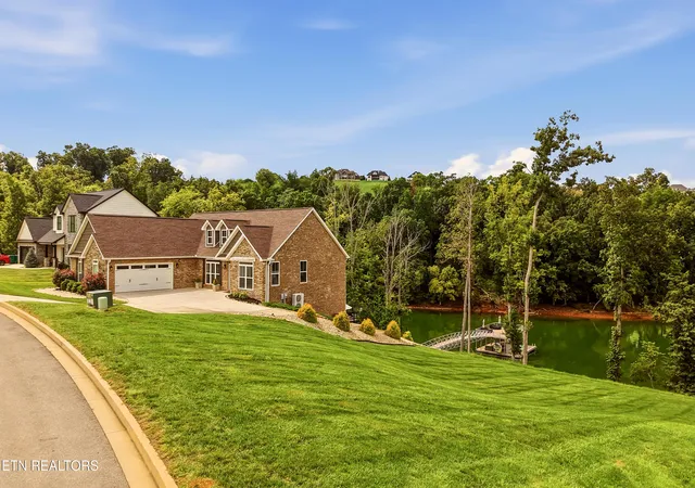 Photo 2 of Single family home for sale at 3101 Bridgewater Blvd, Morristown, TN 37814 | MLS# 1355154 | Listing updated on 2026-09-12