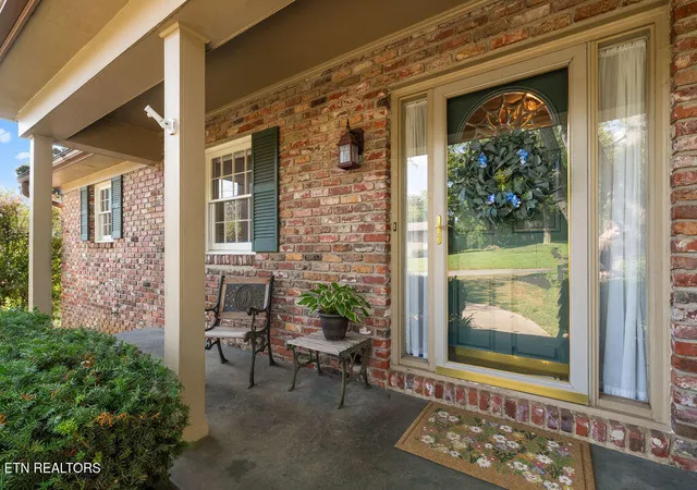Photo 4 of Sale Pending at 929 Corning Rd, Knoxville, TN 37923 | MLS# 1354985 | Listing updated on 2026-09-12
