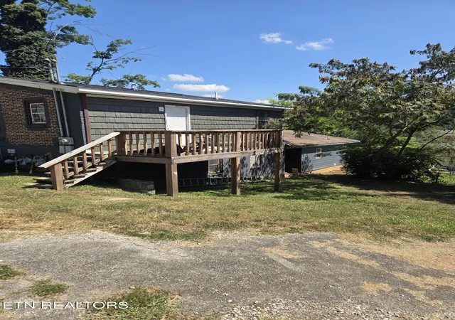 Photo 3 of Multi family home for sale at 205 Tennessee St, Harriman, TN 37748 | MLS# 1354905 | Listing updated on 2026-09-09