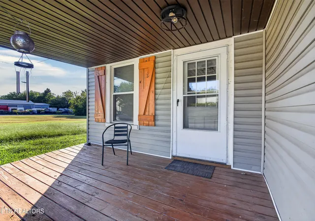 Photo 2 of Single family home for sale at 929 Maryville Pike, Knoxville, TN 37920 | MLS# 1354909 | Listing updated on 2026-09-17