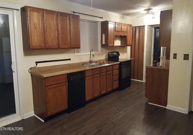 Photo 3 of Single family home for sale at 1110 Hickory Flats Rd, Pennington Gap, VA 24277 | MLS# 1354906 | Listing updated on 2026-09-09