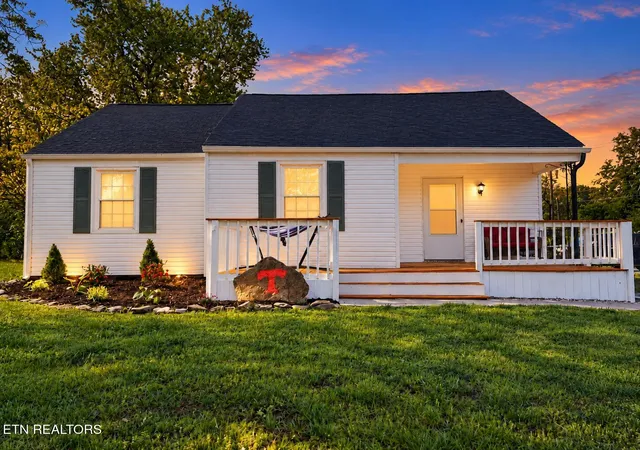 Photo 2 of Single family home for sale at 1906 Price Ave, Knoxville, TN 37920 | MLS# 1354946 | Listing updated on 2026-09-14
