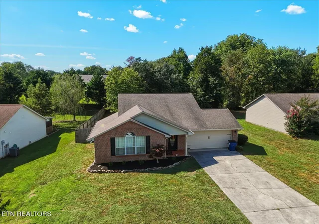 Photo 1 of Sale Pending at 1910 Five Oaks Ln, Maryville, TN 37801 | MLS# 1355098 | Listing updated on 2026-09-11