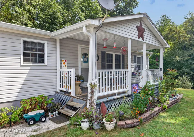 Photo 3 of Single family home for sale at 1100 Reeder Rd, Byrdstown, TN 38549 | MLS# 1354924 | Listing updated on 2026-09-09