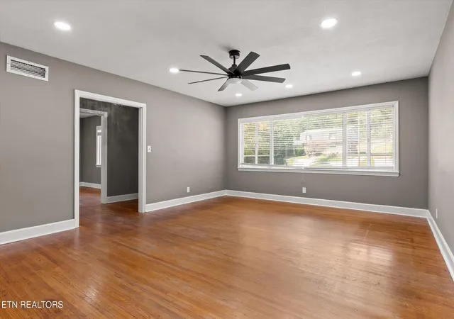 Photo 2 of Single family home for sale at 714 Belvoir Ave, Chattanooga, TN 37412 | MLS# 1355236 | Listing updated on 2026-09-24