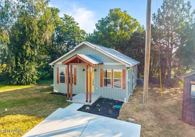 Photo 3 of Sale Pending at 127 Azalea Ln #4, Jacksboro, TN 37757 | MLS# 1354930 | Listing updated on 2026-09-11