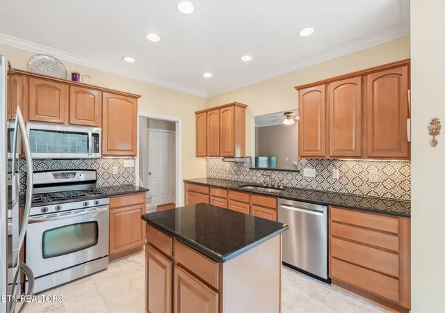 Photo 4 of Sale Pending at 12936 Laurel Brooke Ln, Farragut, TN 37934 | MLS# 1354956 | Listing updated on 2026-09-13