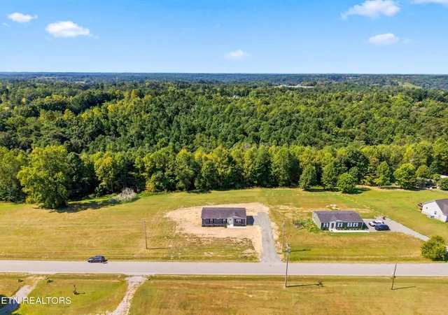 Photo 3 of Sale Pending at 54 Pumpkintown Rd, Lafayette, TN 37083 | MLS# 1354934 | Listing updated on 2026-09-17