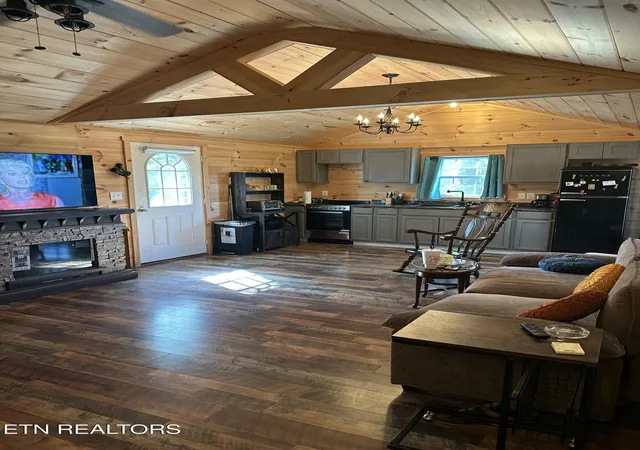 Photo 3 of Single family home for sale at 3004 Pricetown Rd, Whitleyville, TN 38588 | MLS# 1354937 | Listing updated on 2026-09-09