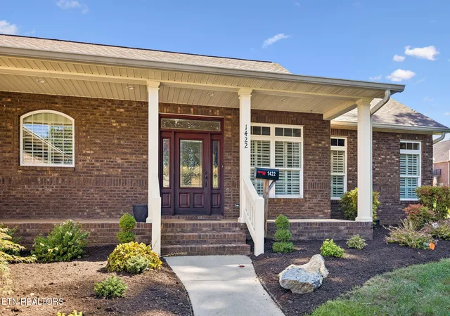 Photo 3 of Single family home for sale at 1422 Tainan Dr, Maryville, TN 37804 | MLS# 1355092 | Listing updated on 2026-10-06