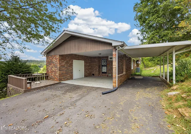 Photo 2 of Single family home for sale at 461 Baker Mountain Rd, Sparta, TN 38583 | MLS# 1355193 | Listing updated on 2026-09-11