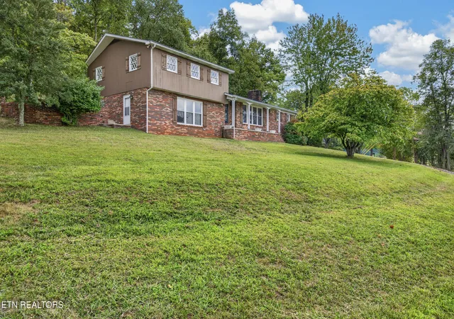 Photo 3 of Single family home for sale at 461 Baker Mountain Rd, Sparta, TN 38583 | MLS# 1355193 | Listing updated on 2026-09-11