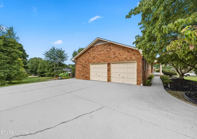 Photo 2 of Sale Pending at 7707 E Ogg Rd, Knoxville, TN 37938 | MLS# 1355119 | Listing updated on 2026-09-12