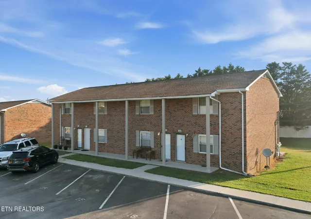 Photo 4 of Multi family home for sale at 3100 E Governor John Sevier Hwy, Knoxville, TN 37914 | MLS# 1354945 | Listing updated on 2026-09-09