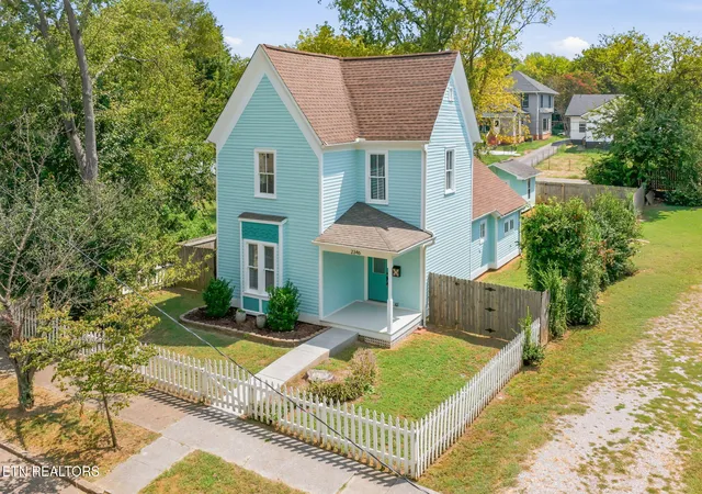Single family home for sale at 2346 Woodbine Ave, Knoxville, TN 37917 | MLS# 1354949