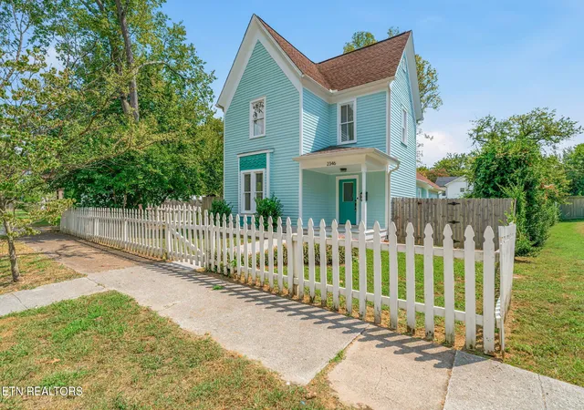 Photo 2 of Single family home for sale at 2346 Woodbine Ave, Knoxville, TN 37917 | MLS# 1354949 | Listing updated on 2026-09-14