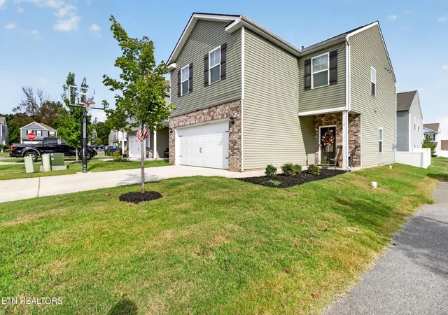 Photo 2 of Single family home for sale at 7 Cobblestone Ct, Clinton, TN 37716 | MLS# 1355127 | Listing updated on 2026-09-29