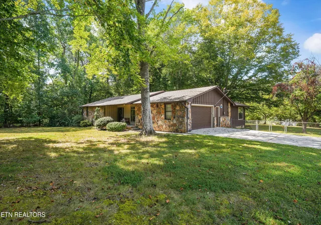 Photo 2 of Single family home for sale at 405 Sportsman Rd, Andersonville, TN 37705 | MLS# 1355117 | Listing updated on 2026-10-02