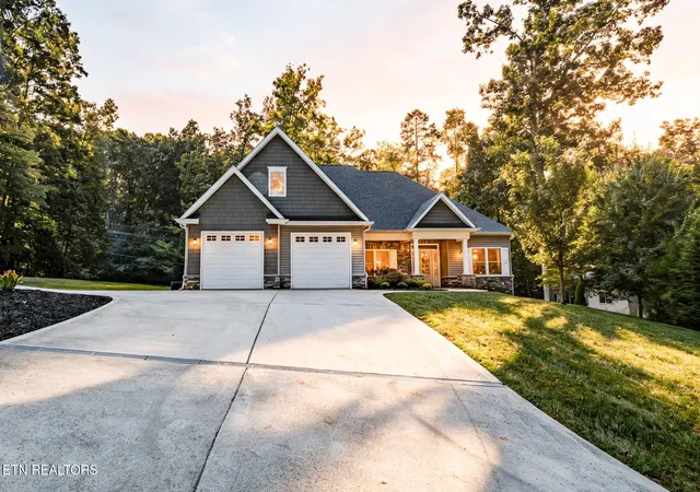 Photo 3 of Sale Pending at 308 Tuhdegwa Tr, Loudon, TN 37774 | MLS# 1355214 | Listing updated on 2026-09-19
