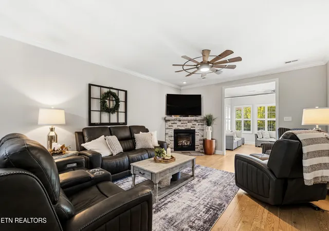 Listing Photo 4 - Condo for sale in building located at 7845 Thomas Henry Wy, Knoxville, TN 37938