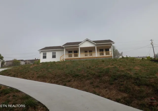Single family home for sale at 328 Wilson Hurst St, Tazewell, TN 37879 | MLS# 1354972