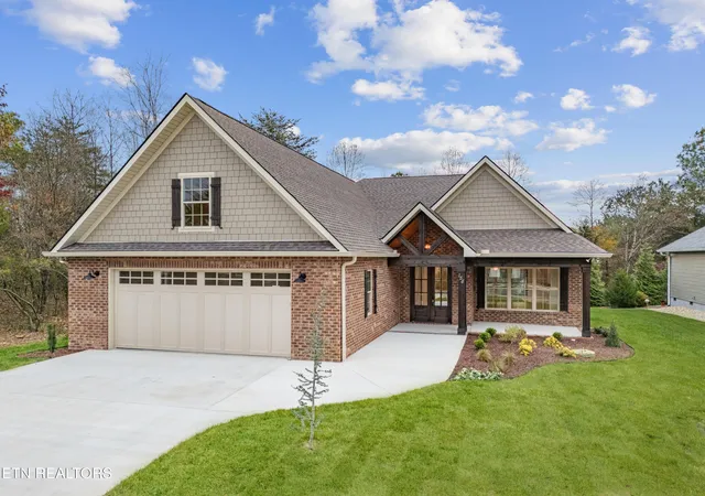 Photo 2 of Single family home for sale at 154 Elokwa Way, Loudon, TN 37774 | MLS# 1354989 | Listing updated on 2026-09-10