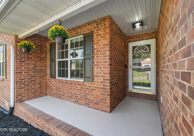 Photo 3 of Single family home for sale at 170 Muscovy Way, Maryville, TN 37801 | MLS# 1355125 | Listing updated on 2026-09-23