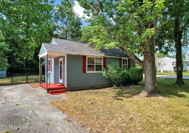 Photo 2 of Single family home for sale at 1911 Dupont St, Hixson, TN 37343 | MLS# 1355135 | Listing updated on 2026-09-11