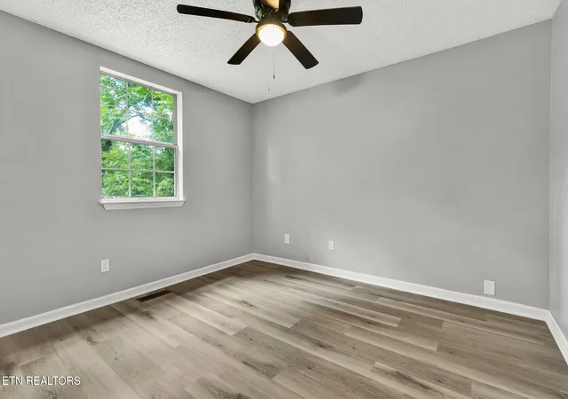 Photo 3 of Single family home for sale at 1911 Dupont St, Hixson, TN 37343 | MLS# 1355135 | Listing updated on 2026-09-11