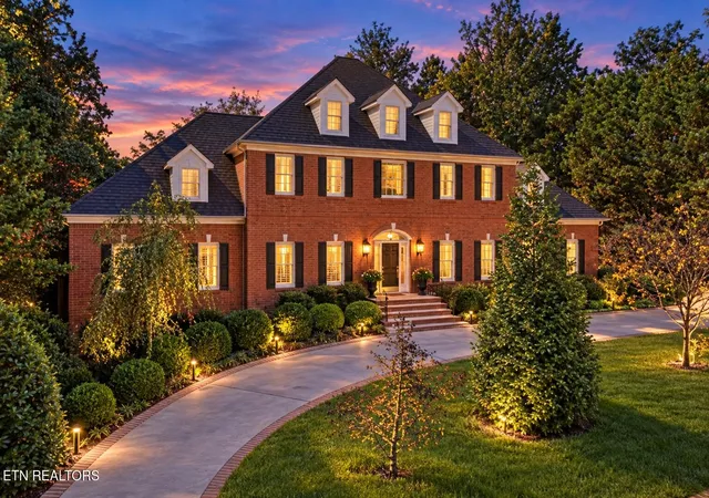 Single family home for sale at 142 Ctr Park Ln, Oak Ridge, TN 37830 | MLS# 1355357