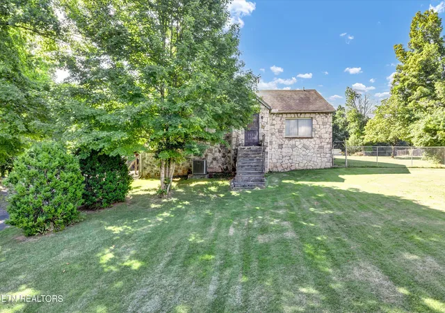 Photo 2 of Single family home for sale at 912 E Hendron Chapel Rd, Knoxville, TN 37920 | MLS# 1355284 | Listing updated on 2026-09-12