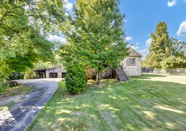 Photo 3 of Single family home for sale at 912 E Hendron Chapel Rd, Knoxville, TN 37920 | MLS# 1355284 | Listing updated on 2026-09-12