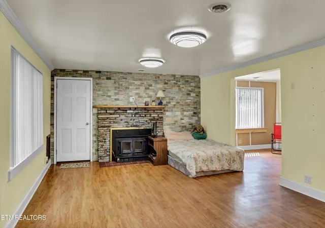 Photo 4 of Single family home for sale at 912 E Hendron Chapel Rd, Knoxville, TN 37920 | MLS# 1355284 | Listing updated on 2026-09-12
