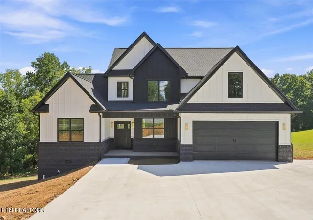 Photo 1 of Single family home for sale at 3504 Davis Frd Rd, Maryville, TN 37804 | MLS# 1355103 | Listing updated on 2026-09-21