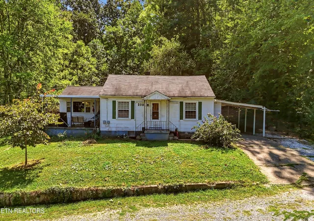 Photo 2 of Single family home for sale at 209 Shipe Rd, Powell, TN 37849 | MLS# 1355173 | Listing updated on 2026-09-17