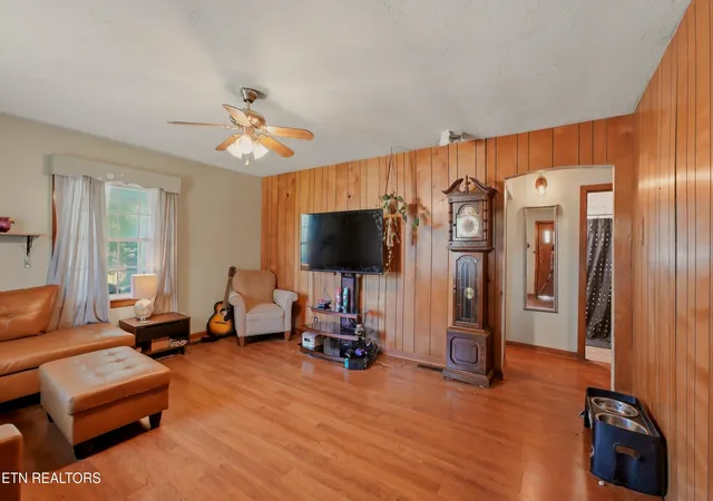 Photo 3 of Single family home for sale at 209 Shipe Rd, Powell, TN 37849 | MLS# 1355173 | Listing updated on 2026-09-17