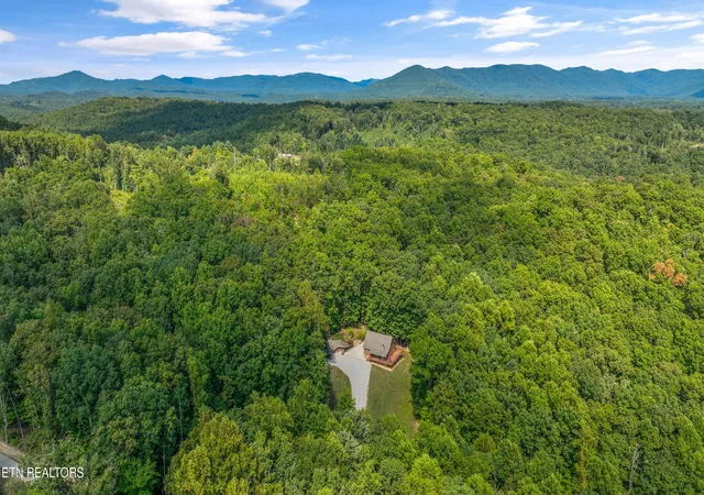 Photo 3 of Single family home for sale at 365 Hidden Hills Rd, Wartburg, TN 37887 | MLS# 1355483 | Listing updated on 2026-10-08