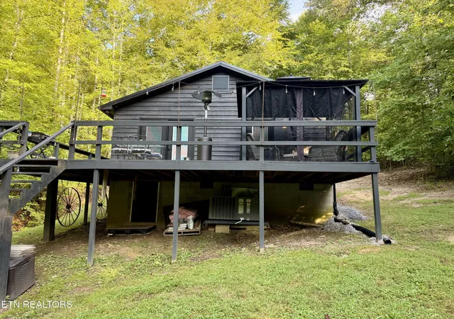 Single family home for sale at 204 Black Fox Rd, Washburn, TN 37888 | MLS# 1355073