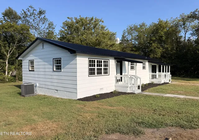 Photo 16 of Single family home for sale at 201 Vista View Dr, Ewing, VA 24248 | MLS# 1355111 | Listing updated on 2026-09-11