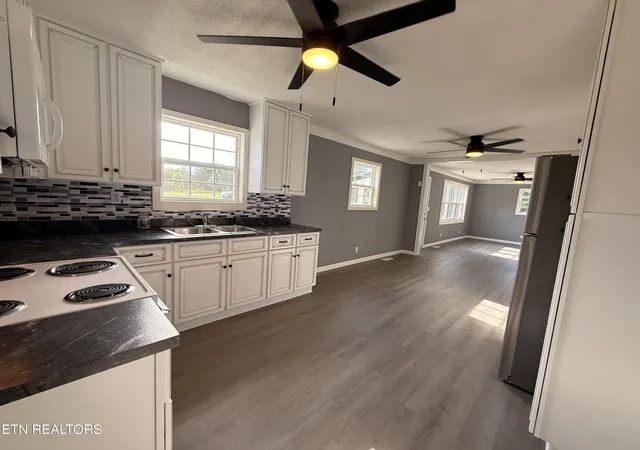 Photo 2 of Single family home for sale at 201 Vista View Dr, Ewing, VA 24248 | MLS# 1355111 | Listing updated on 2026-09-11