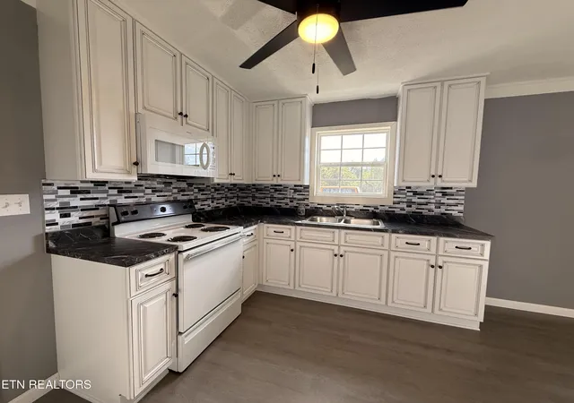 Photo 3 of Single family home for sale at 201 Vista View Dr, Ewing, VA 24248 | MLS# 1355111 | Listing updated on 2026-09-11