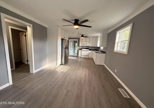 Photo 4 of Single family home for sale at 201 Vista View Dr, Ewing, VA 24248 | MLS# 1355111 | Listing updated on 2026-09-11