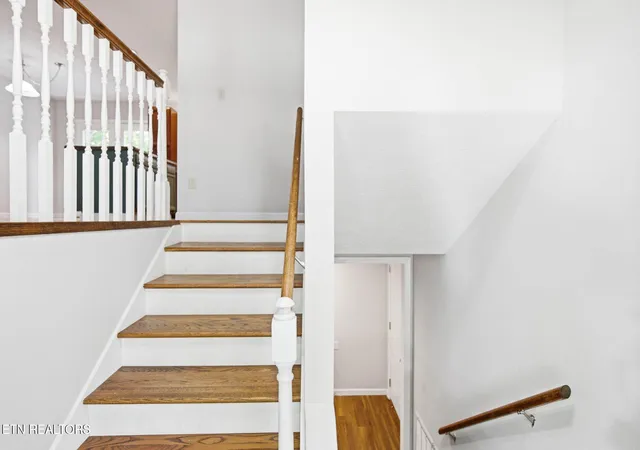 Photo 4 of Single family home for sale at 6560 W Garwood Cir, Knoxville, TN 37918 | MLS# 1355161 | Listing updated on 2026-09-11