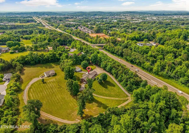 Photo 1 of Single family home for sale at 1210/1214 Pellissippi Pkwy, Knoxville, TN 37932 | MLS# 1355030 | Listing updated on 2026-10-29