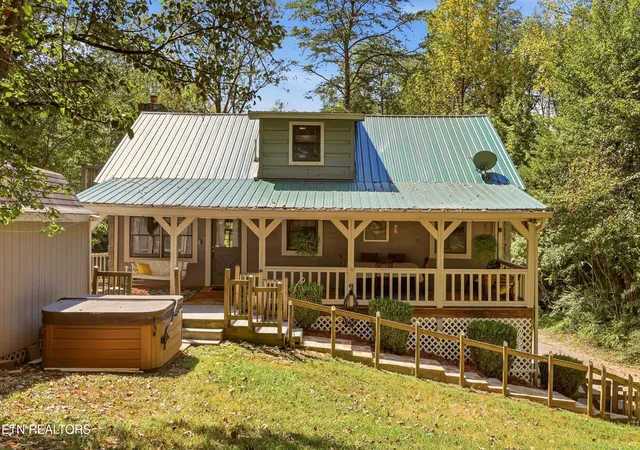 Photo 1 of Single family home for sale at 716 Regent Ct, Maryville, TN 37803 | MLS# 1355050 | Listing updated on 2026-09-22